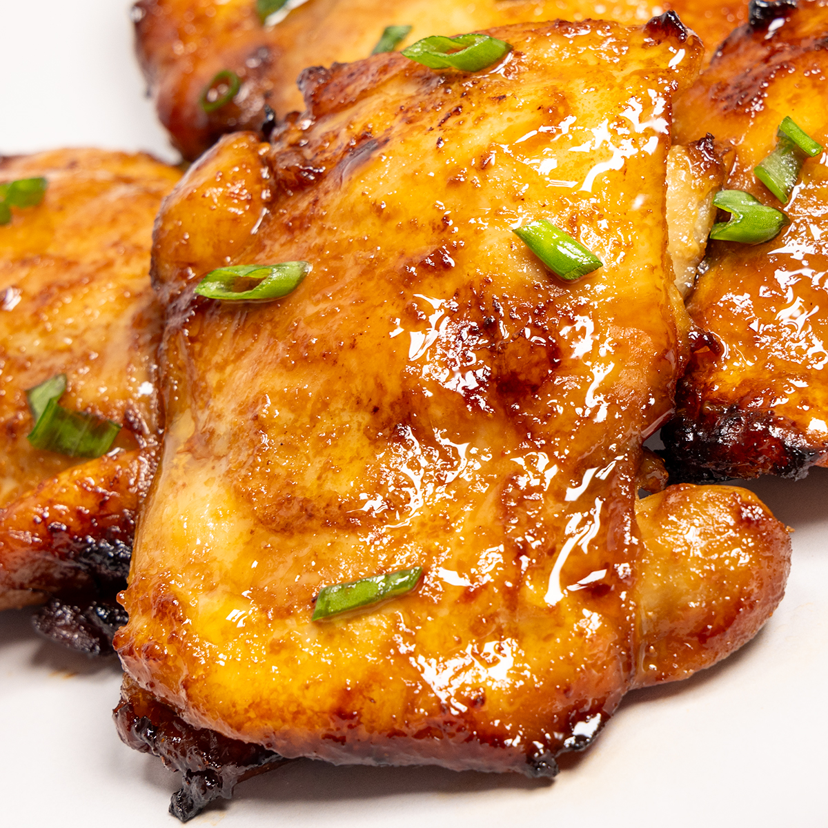 Juicy Pan Seared Chicken Thighs (quick and easy) | Munchy Goddess